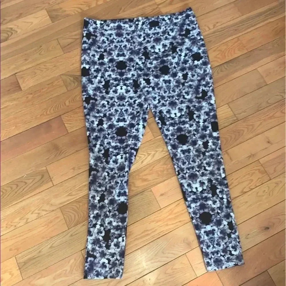 H&M floral leggings  - Picture 1 of 2